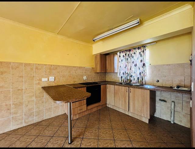 2 BEDROOM FREEHOLD FOR SALE IN STONEHENGE EXT 5
